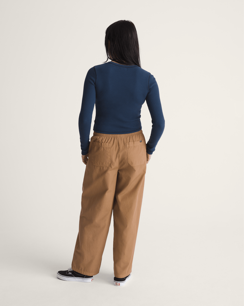 Women Vans Barrel Pants in Dachshund Brown