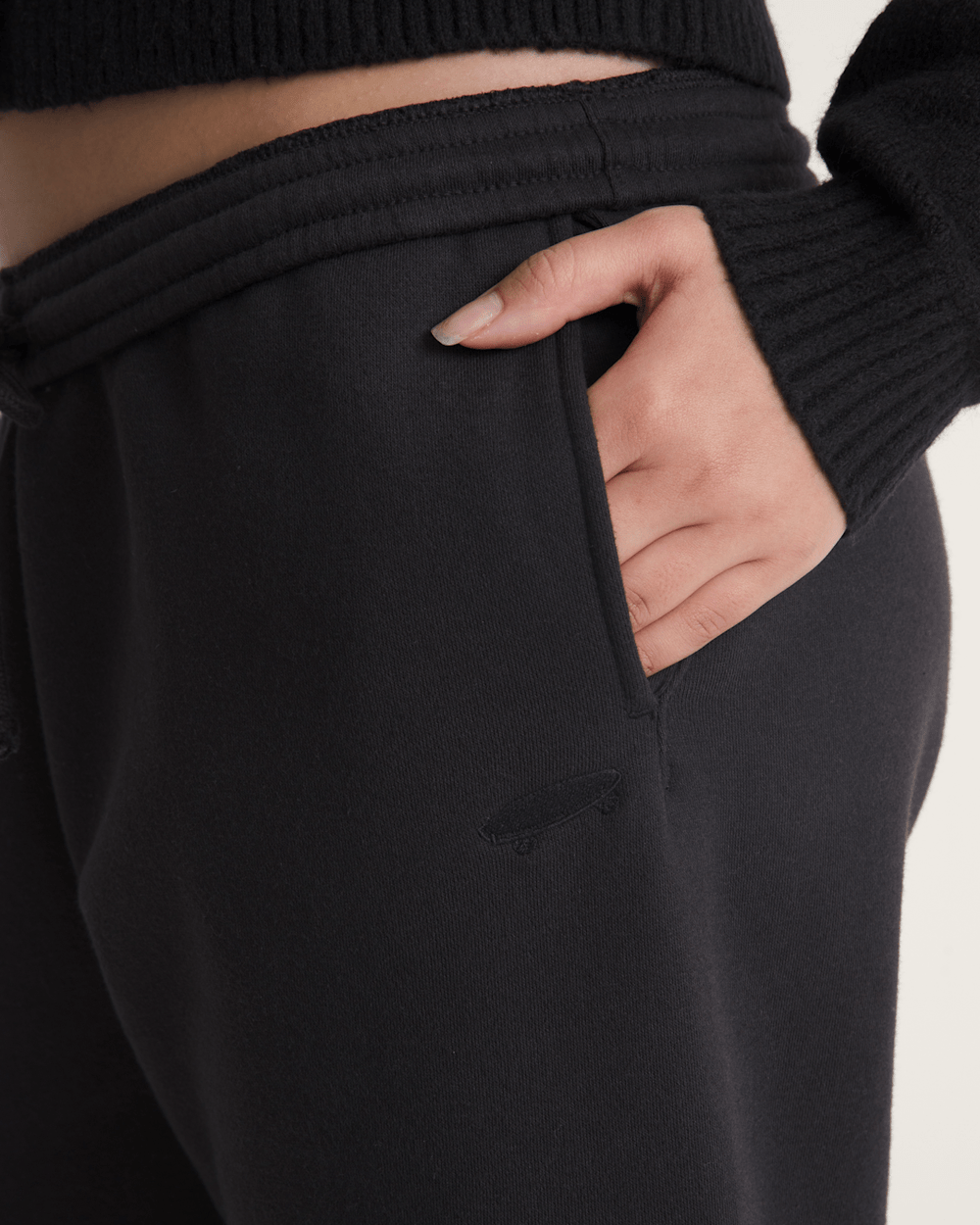 Women Vans Salton Fleece Jogger Pants in Black