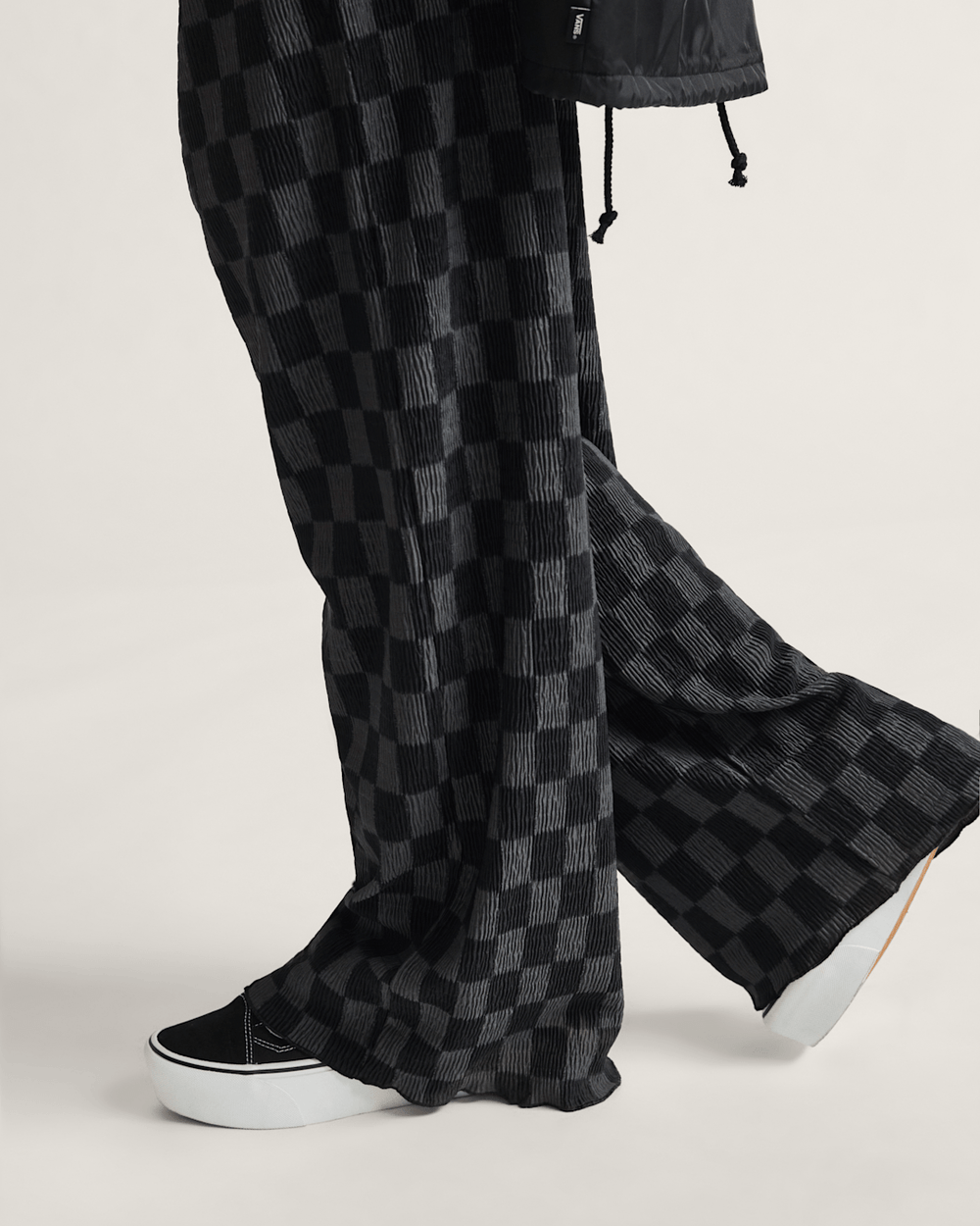 Women Vans Wren Checkerboard Pants in Checkerboard Black / Grey