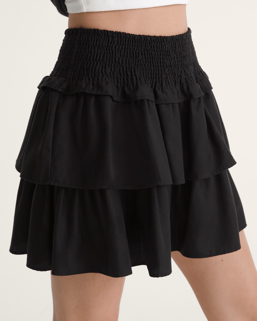 Women Vans Ava Tiered Mini Skirt in Black