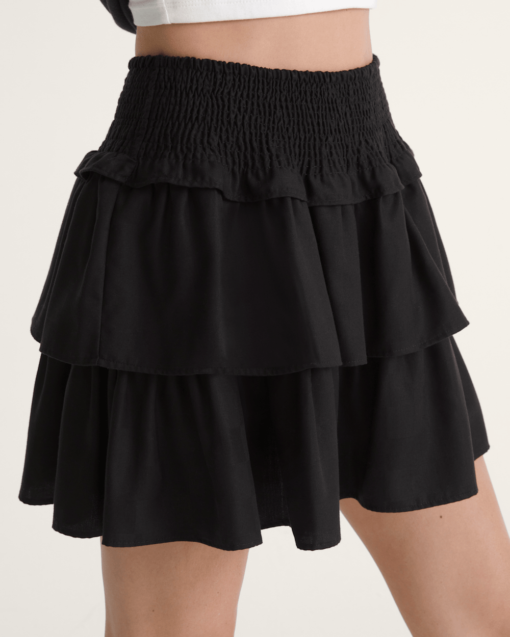 Women Vans Ava Tiered Mini Skirt in Black