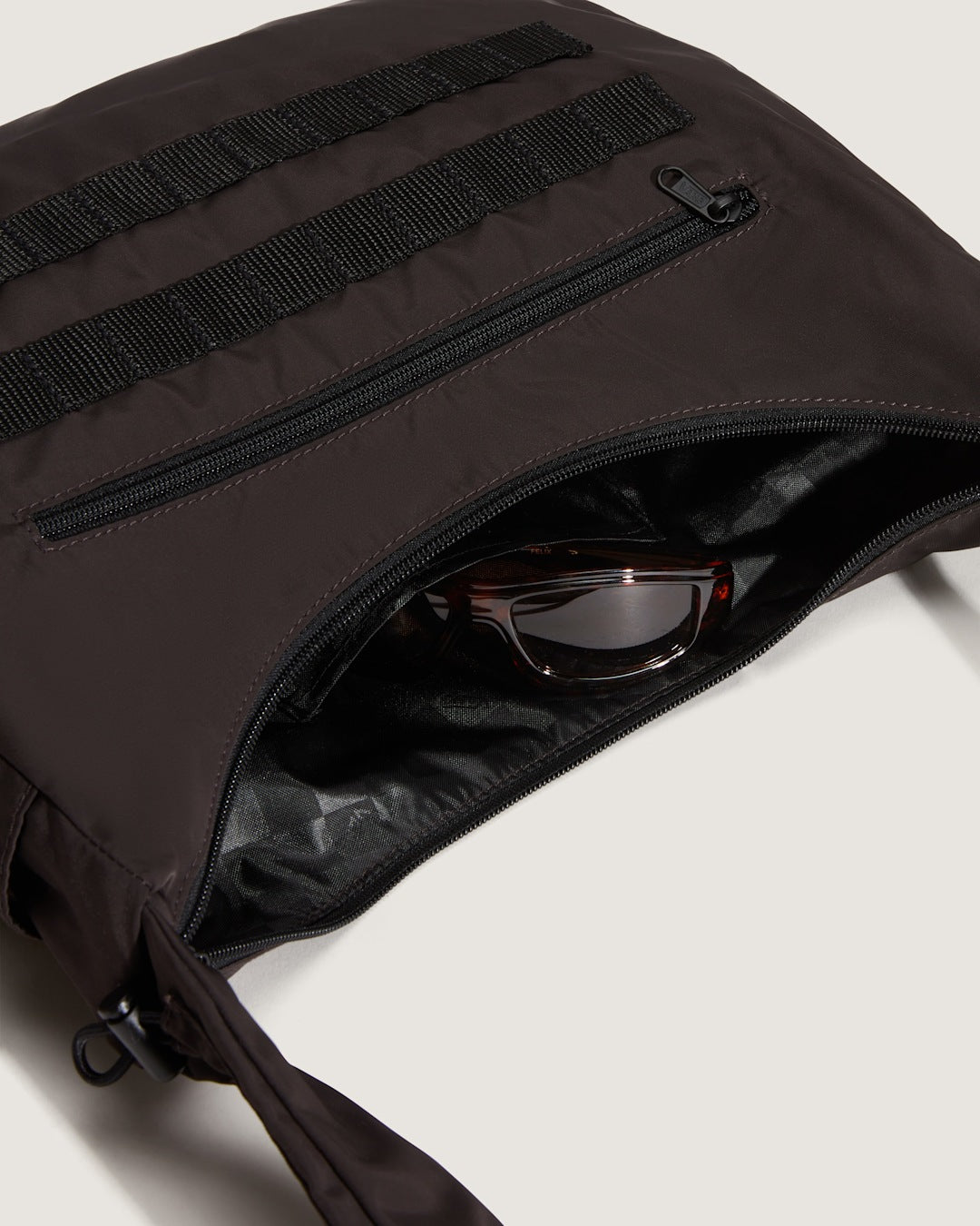 Women|Men Vans Offshoot Messenger Bag in After Dark Brown