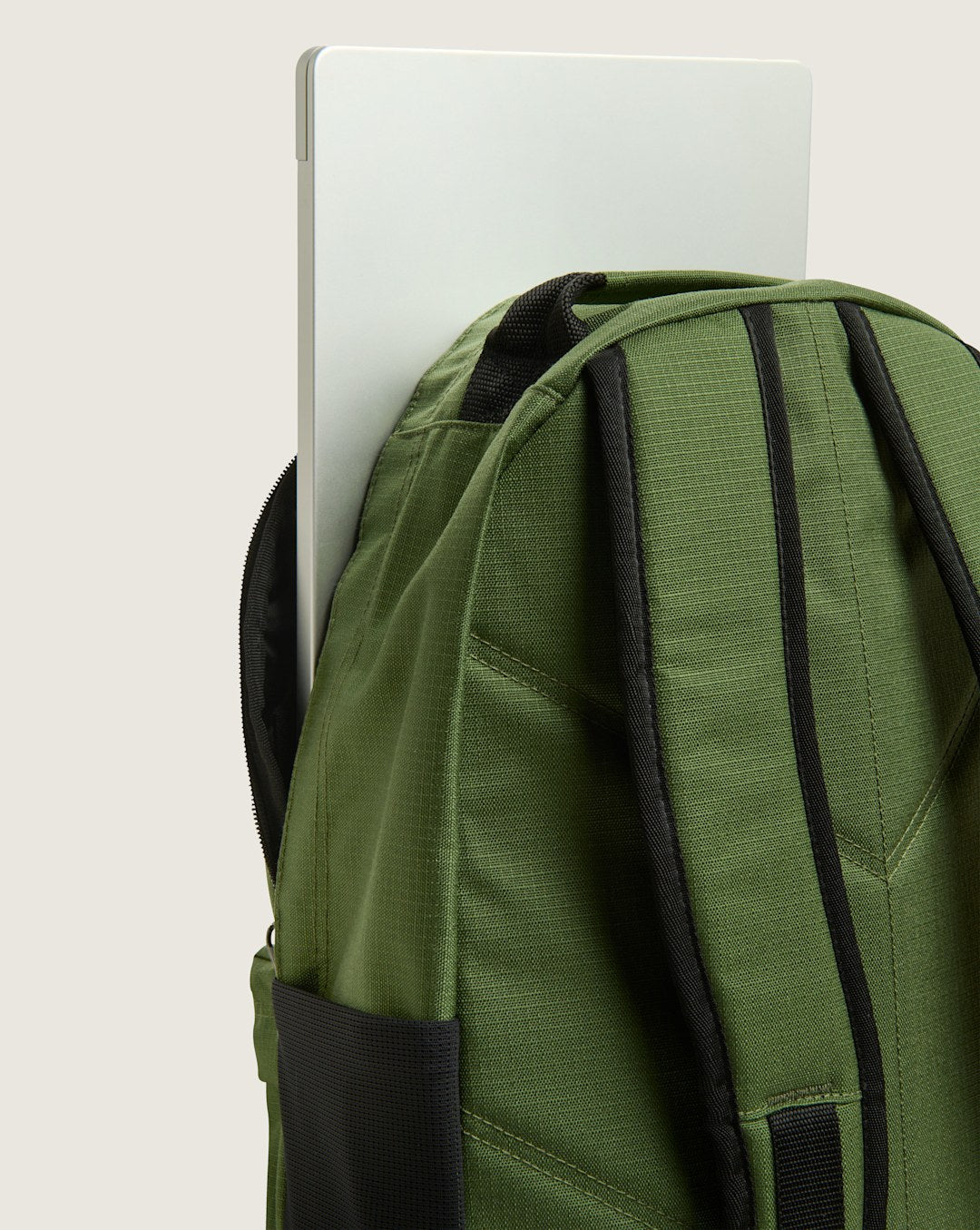 Women|Men Vans Startle Backpack in Pine Forest Green