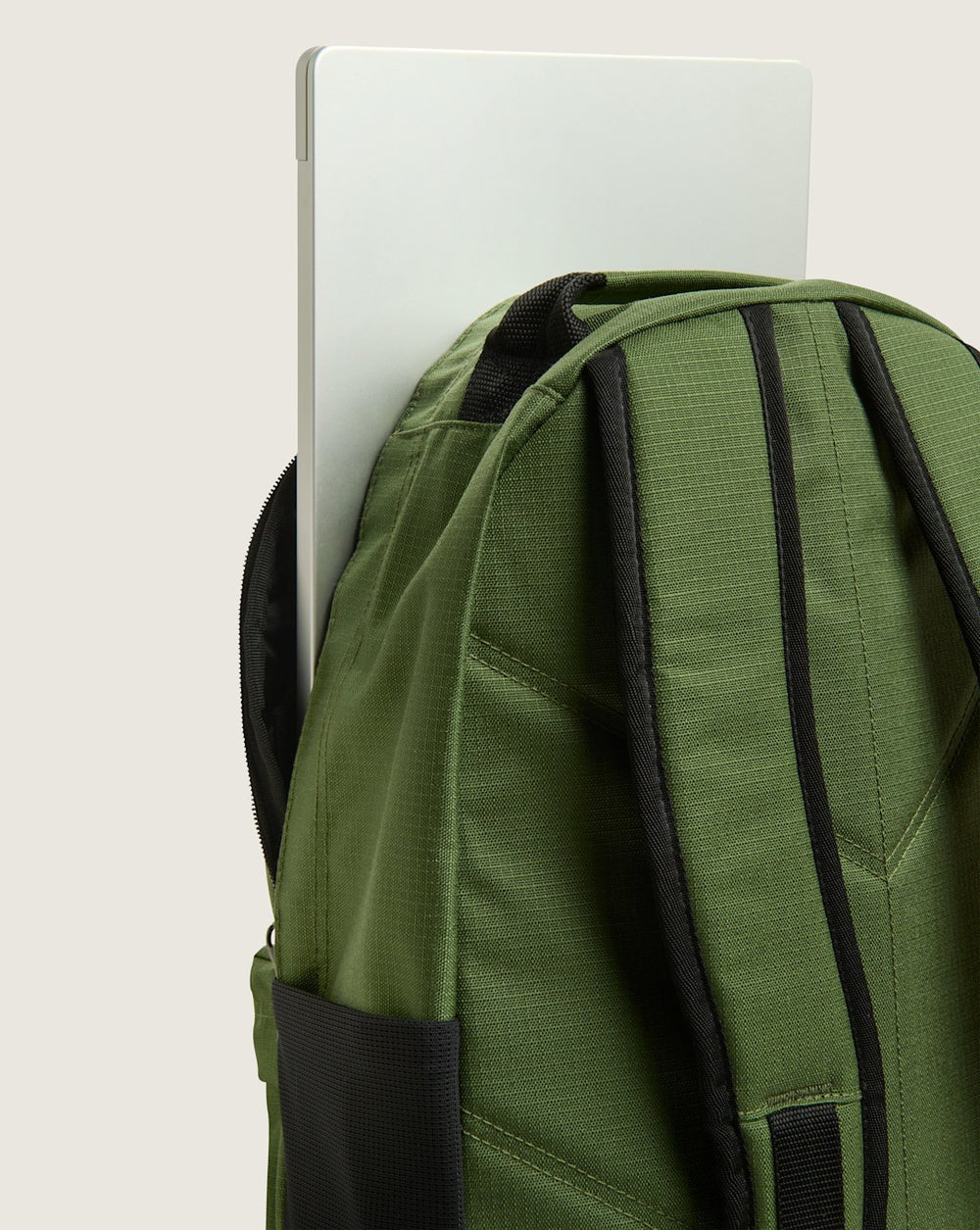 Women|Men Vans Startle Backpack in Pine Forest Green