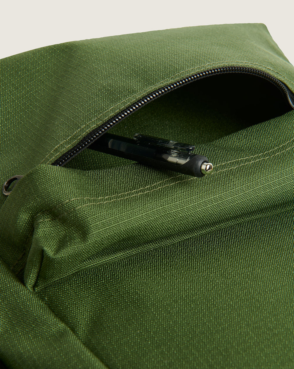 Women|Men Vans Startle Backpack in Pine Forest Green