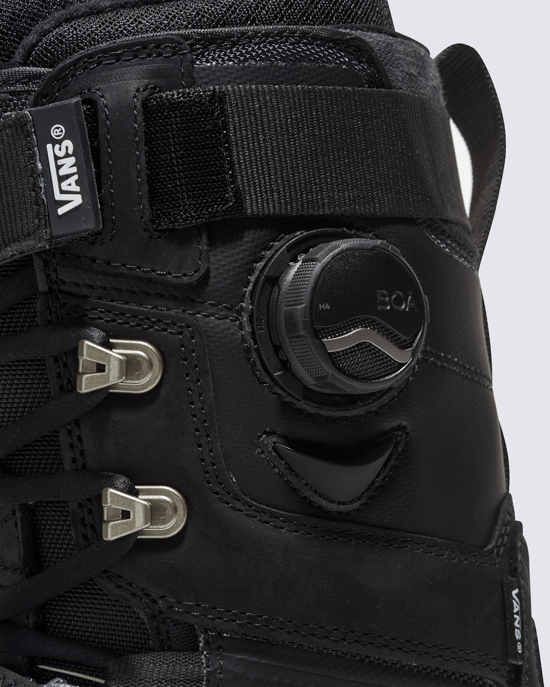 Women|Men Vans Infuse Gum Snowboard Boot in Gum Black / White