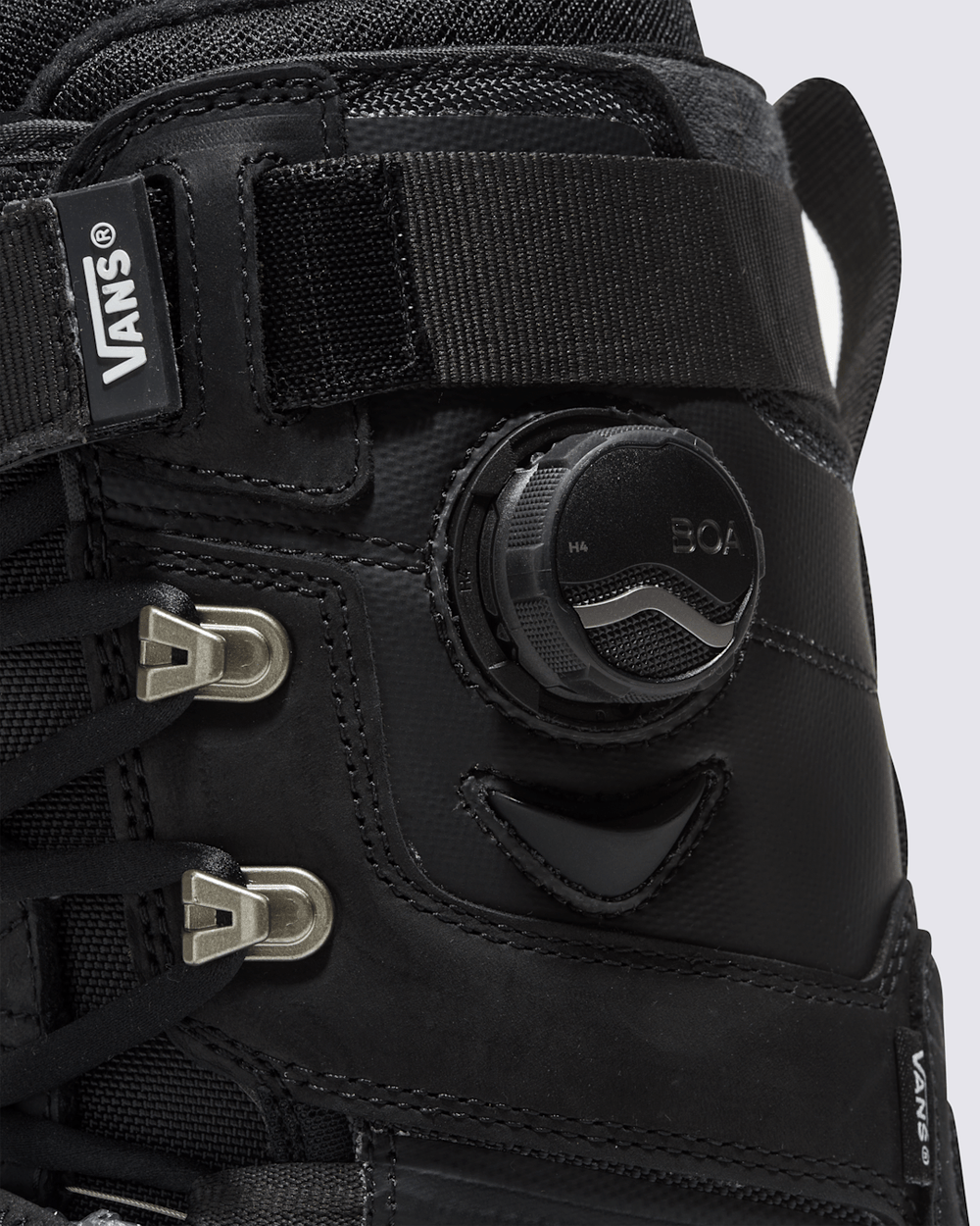 Women|Men Vans Infuse Gum Snowboard Boot in Gum Black / White