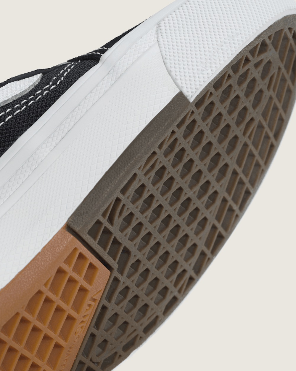 Women|Men Vans Skate Old Skool Wafflecup Shoe in Black / White