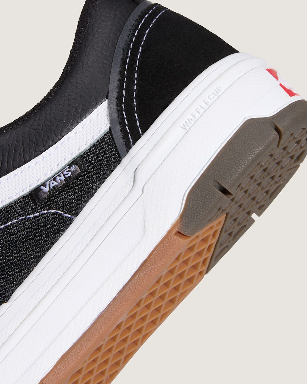 Women|Men Vans Skate Old Skool Wafflecup Shoe in Black / White