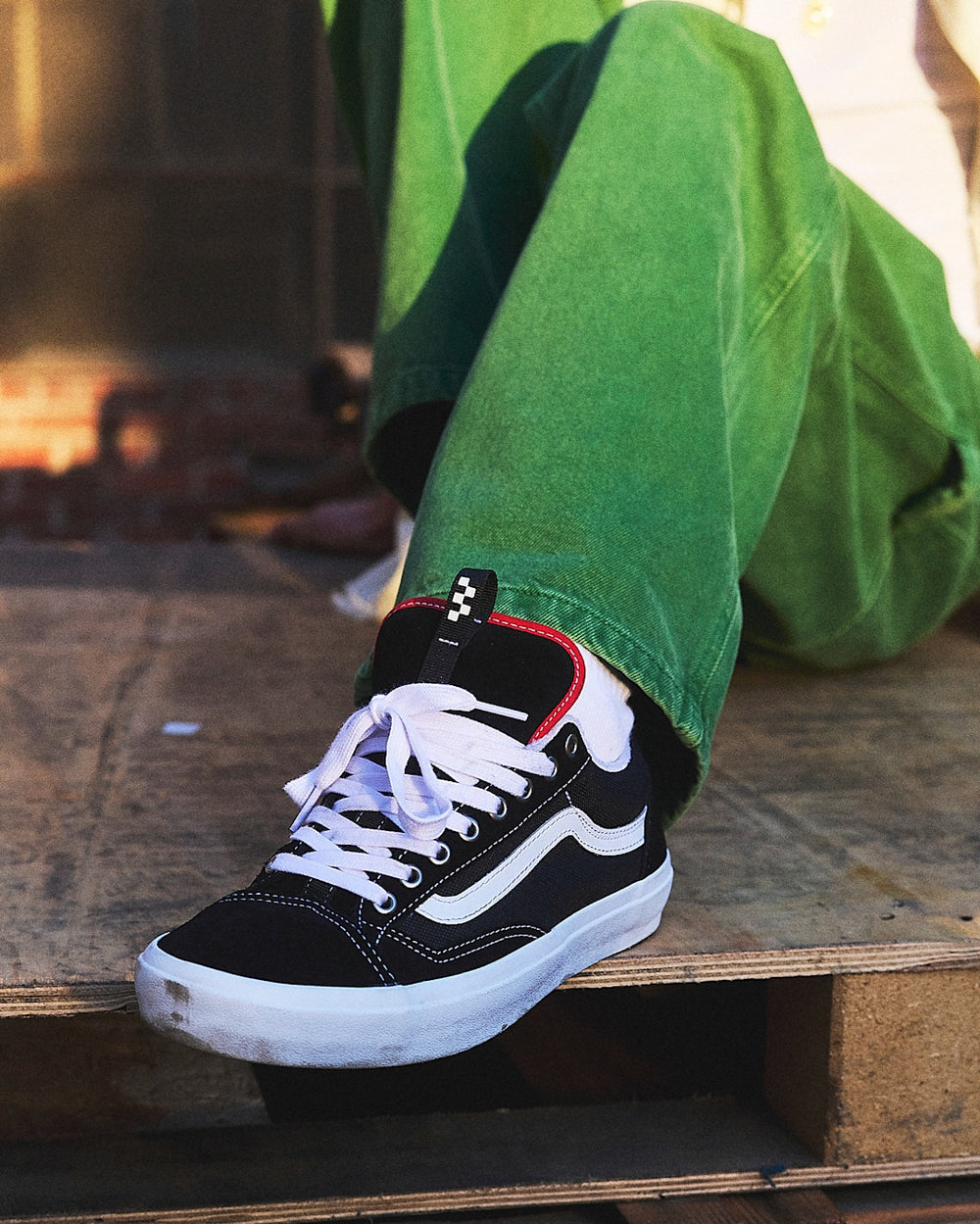 Women|Men Vans Skate Old Skool 36+ Shoe in Black / White