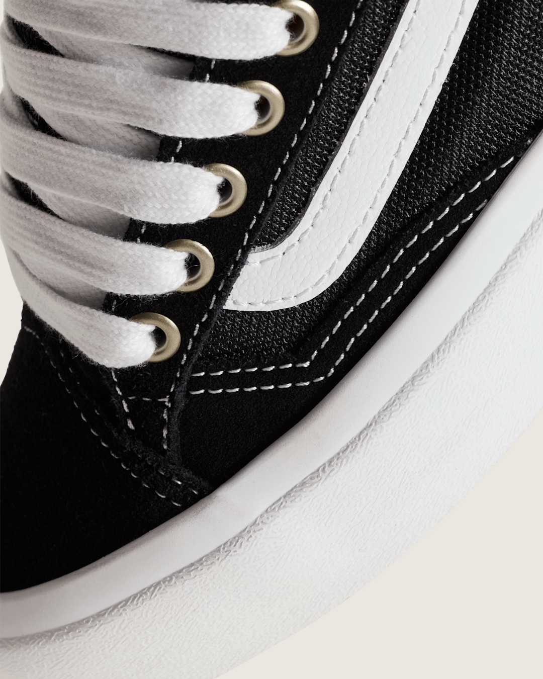 Women|Men Vans Skate Old Skool 36+ Shoe in Black / White