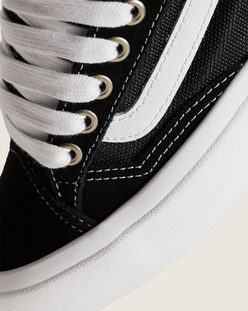 Women|Men Vans Skate Old Skool 36+ Shoe in Black / White