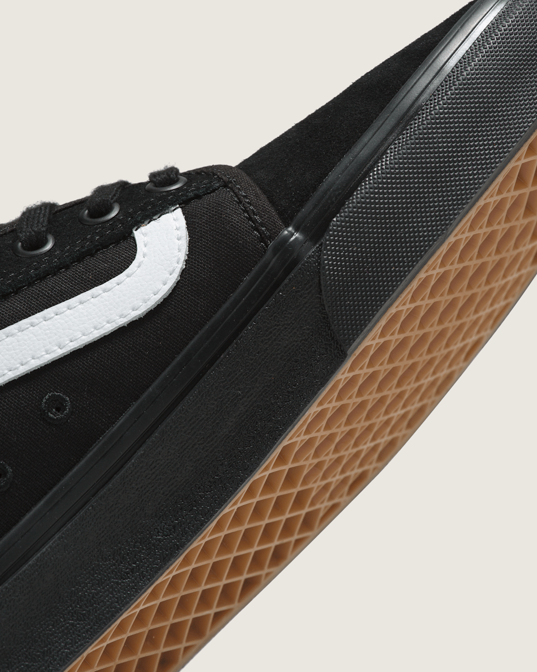 Women|Men Vans Skate Chukka Low Sidestripe Shoe in Black / White