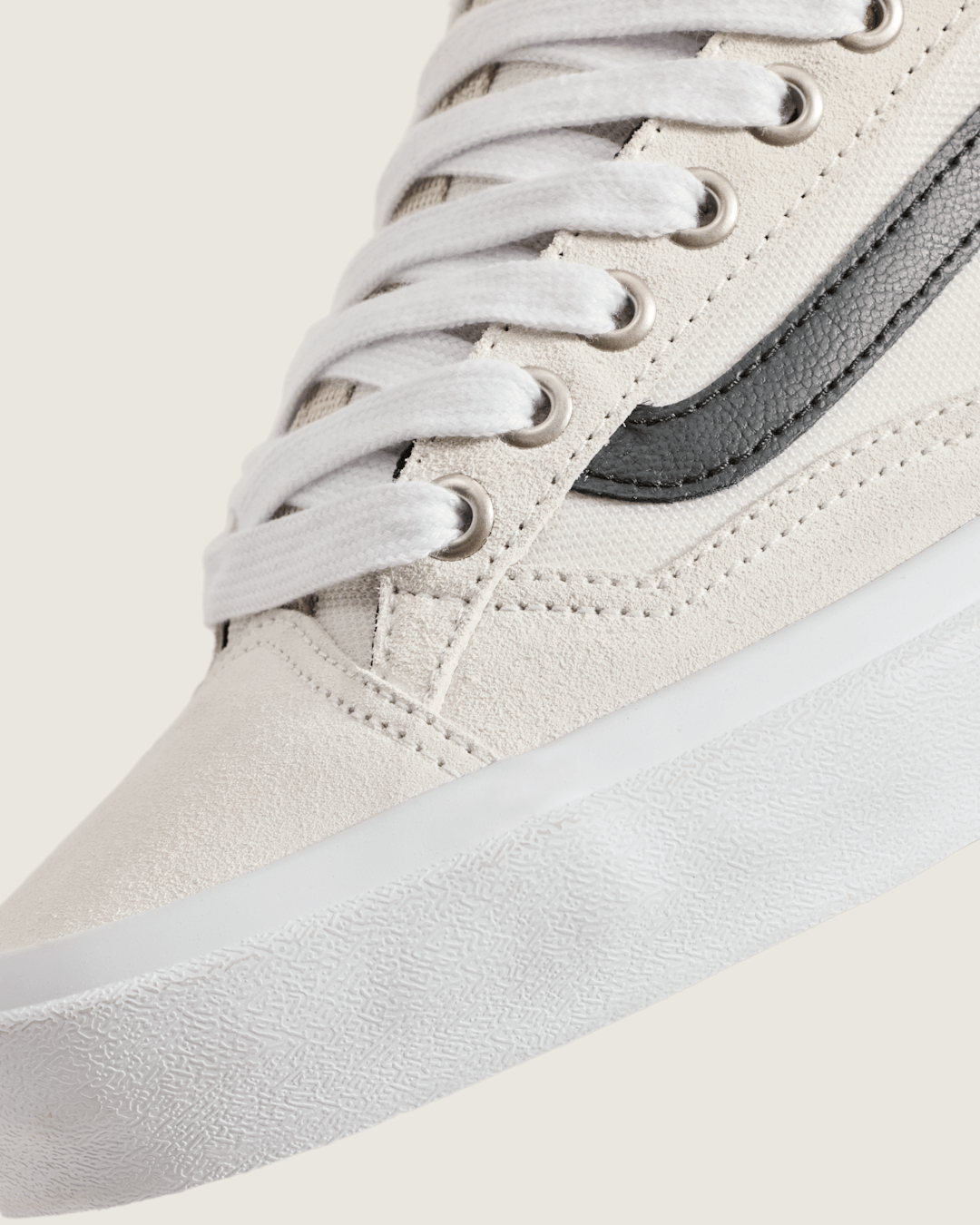 Women|Men Vans Skate Old Skool 36+ Shoe in Antique White / Black