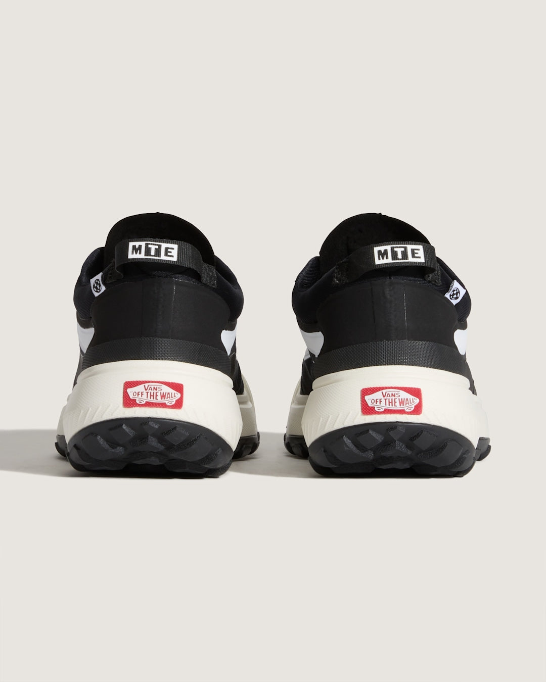 Women|Men Vans Crosspath Shoe in Black / White