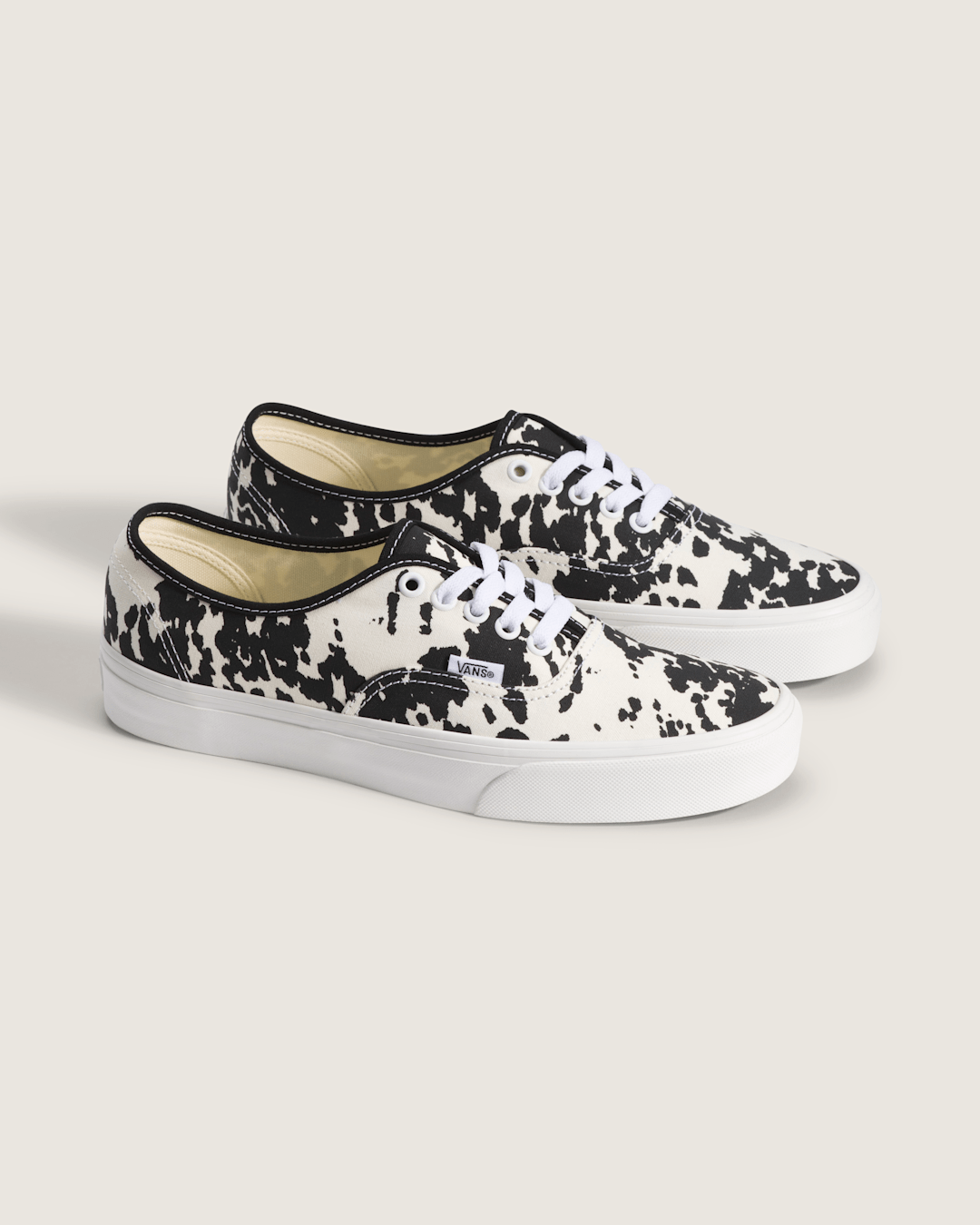 Men Vans Authentic Shoe in Cow Black / Brown