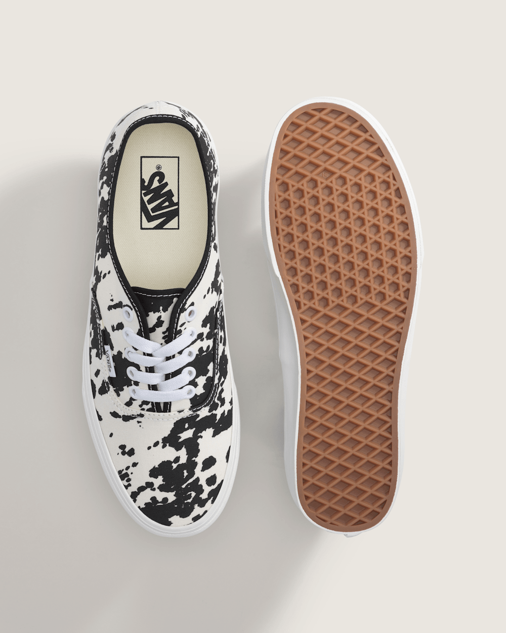 Men Vans Authentic Shoe in Cow Black / Brown