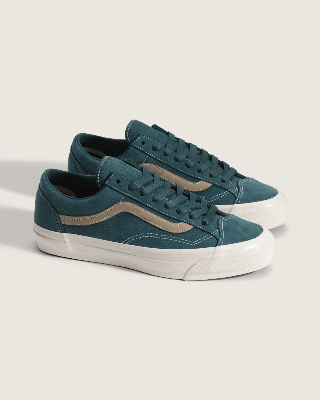 Men Vans Premium Old Skool Shoe in Blue