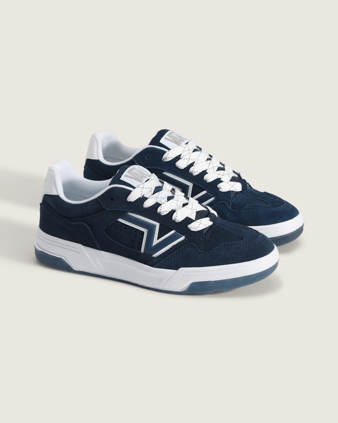 Men Vans Upland Shoe in Navy Blue