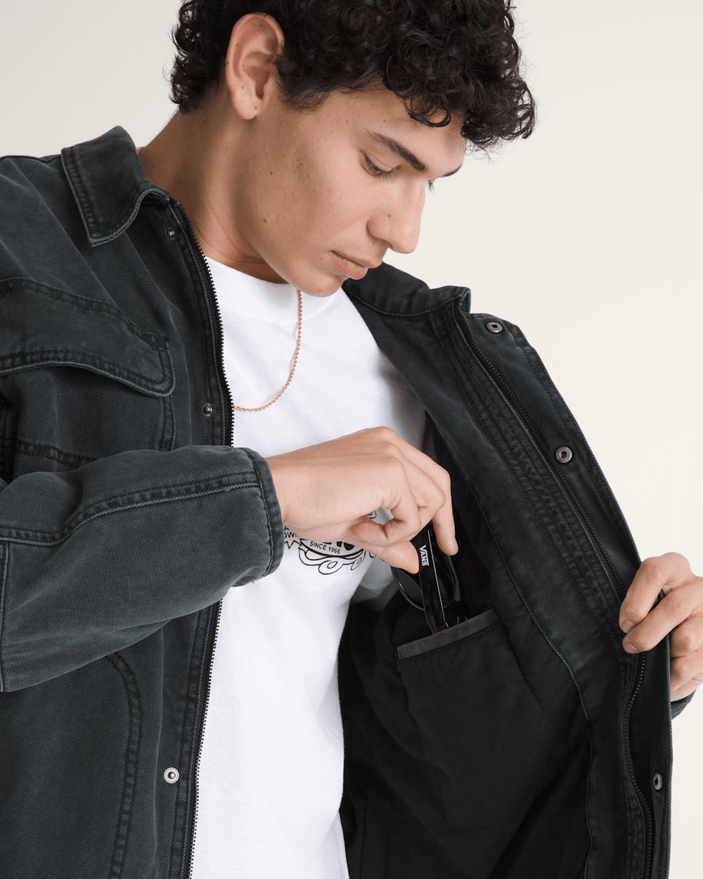 Men Vans Umber Pigment Canvas Jacket in Black