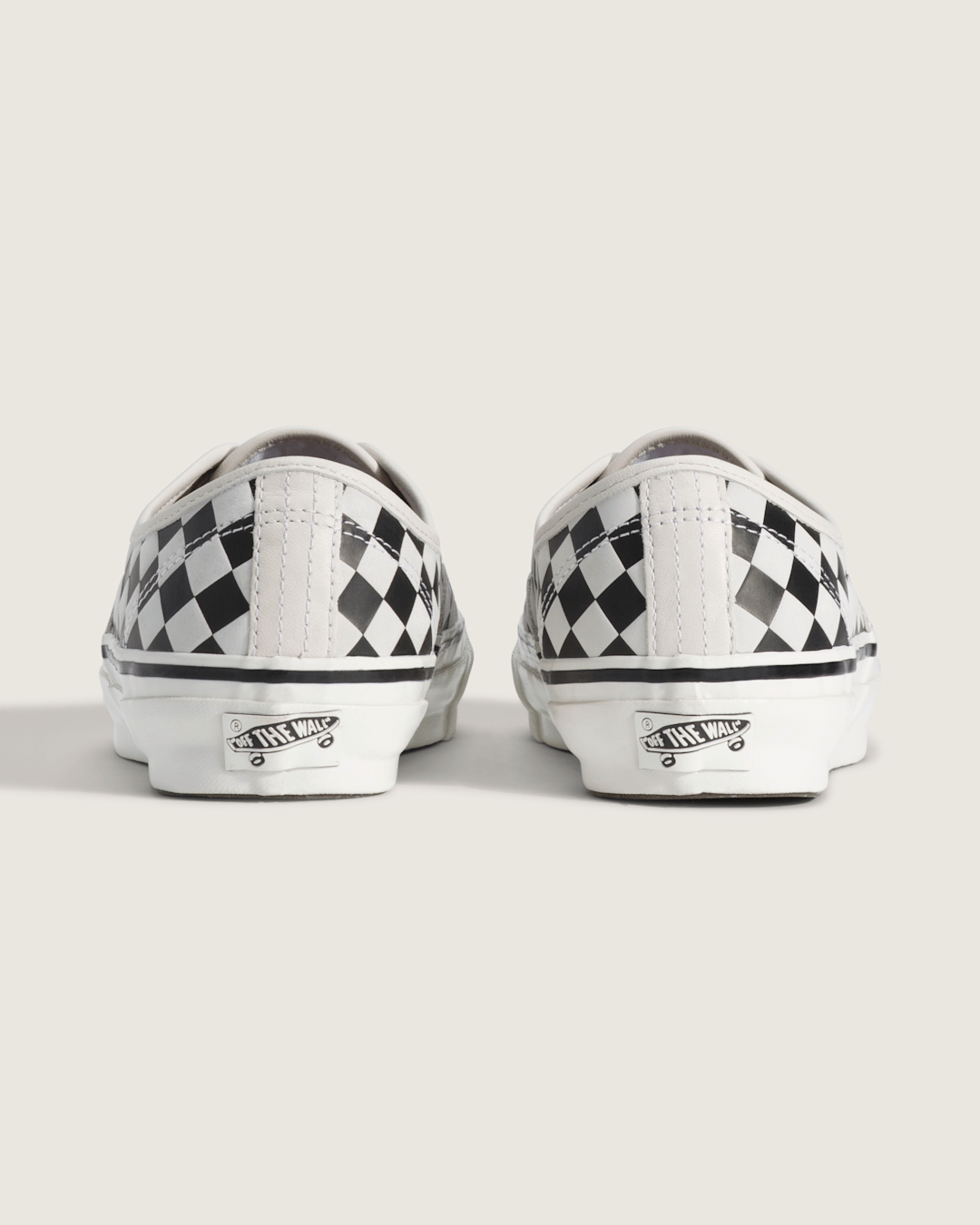 Men Vans Premium Authentic Shoe in Checkerboard Black / White