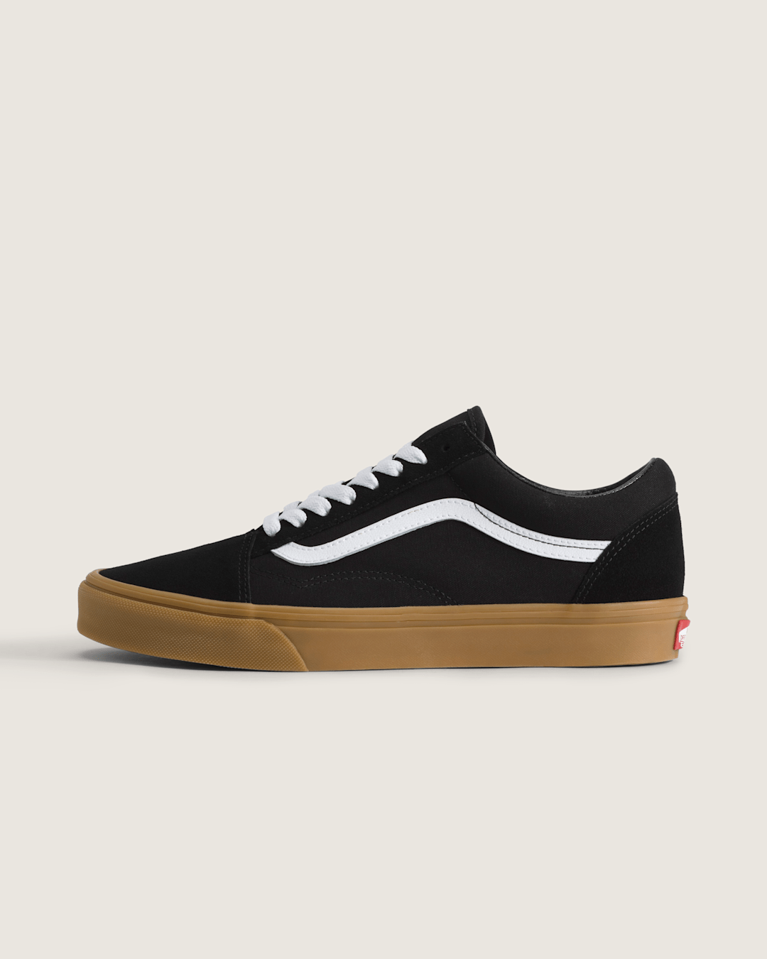 Men Vans Old Skool Shoe in Gum Black