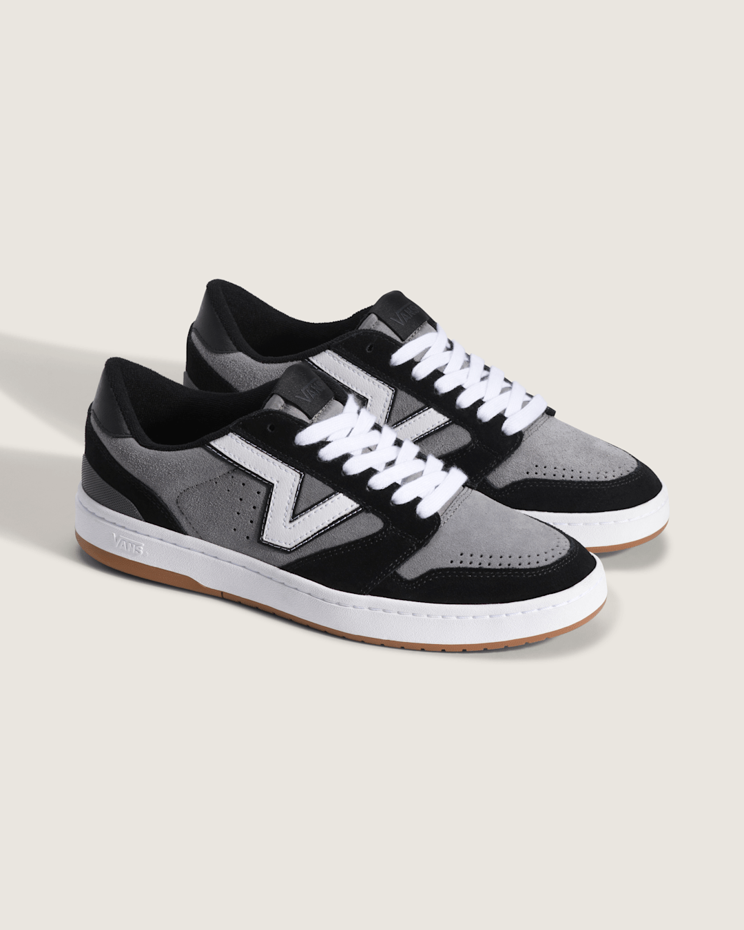 Men Vans Lowland 2.0 Shoe in Black / Grey