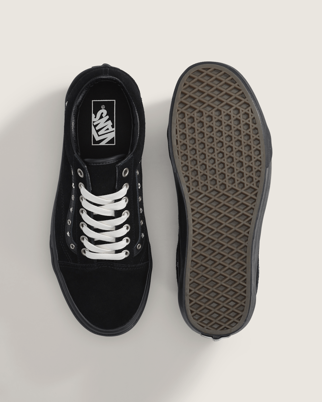 Men Vans Old Skool Shoe in Black