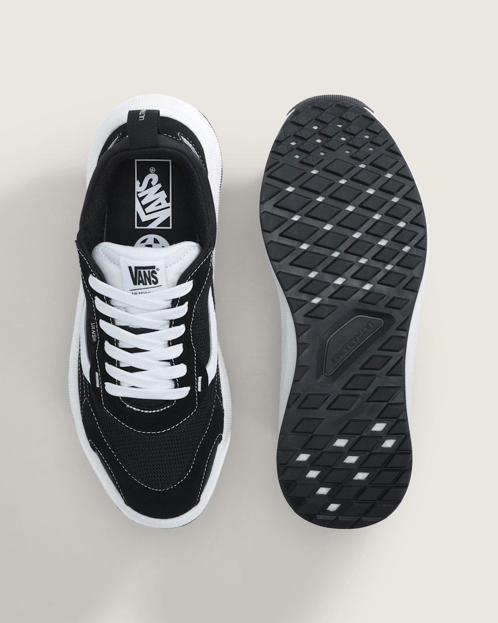 Men Vans UltraRange Neo 2.0 Shoe in Black / White