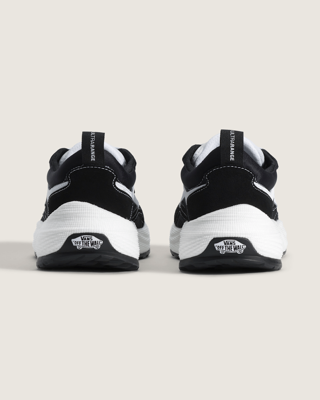 Men Vans UltraRange Neo 2.0 Shoe in Black / White
