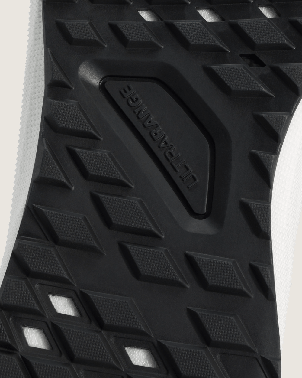 Men Vans UltraRange Neo 2.0 Shoe in Black / White