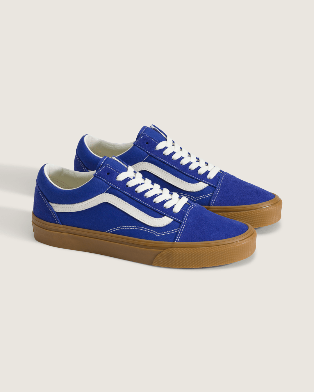 Men Vans Old Skool Shoe in Gum Royal Cobalt Blue