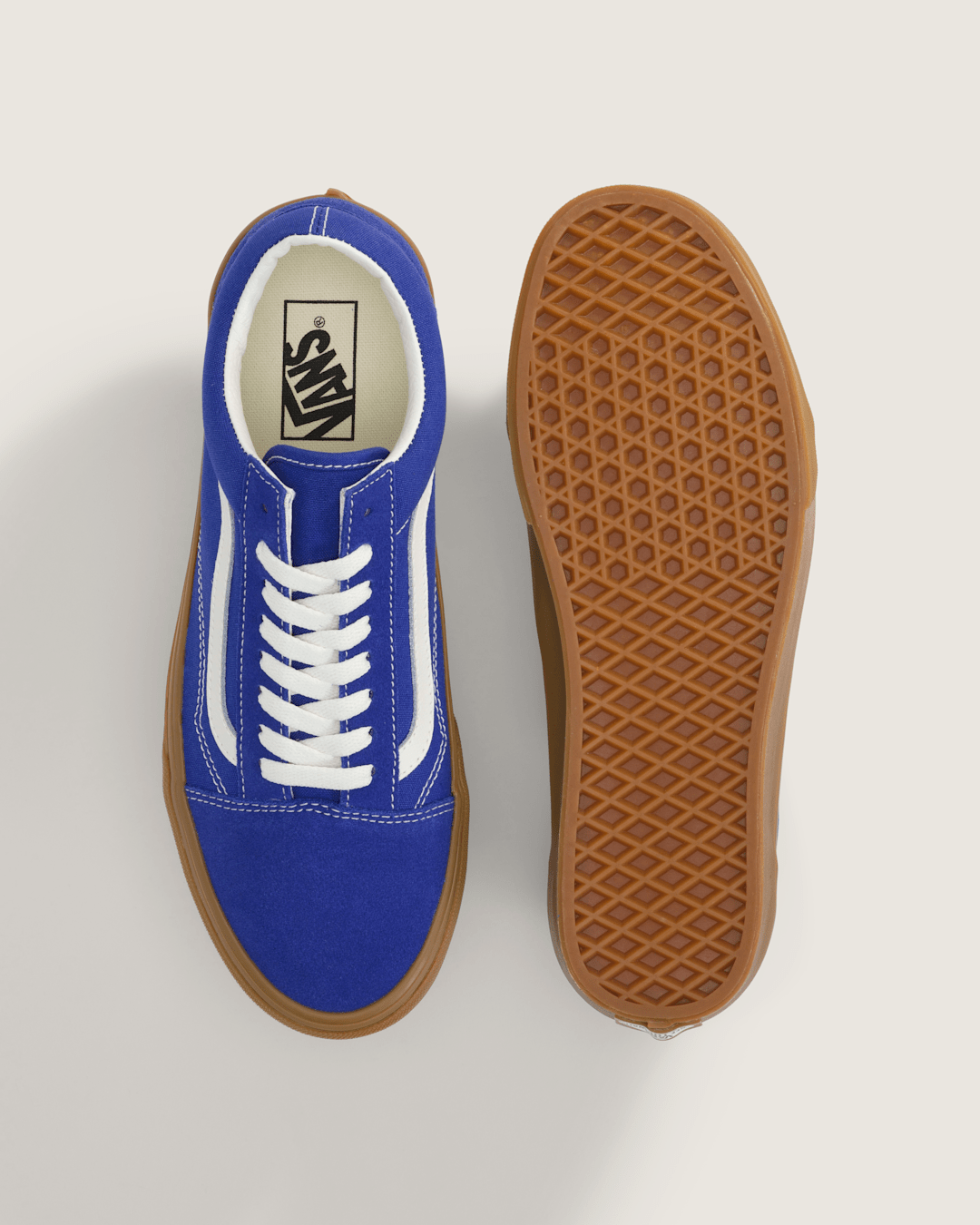 Men Vans Old Skool Shoe in Gum Royal Cobalt Blue