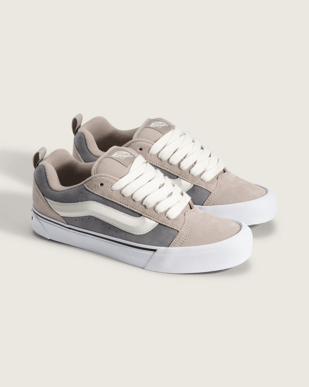 Men Vans Knu Skool Shoe in Frost Grey