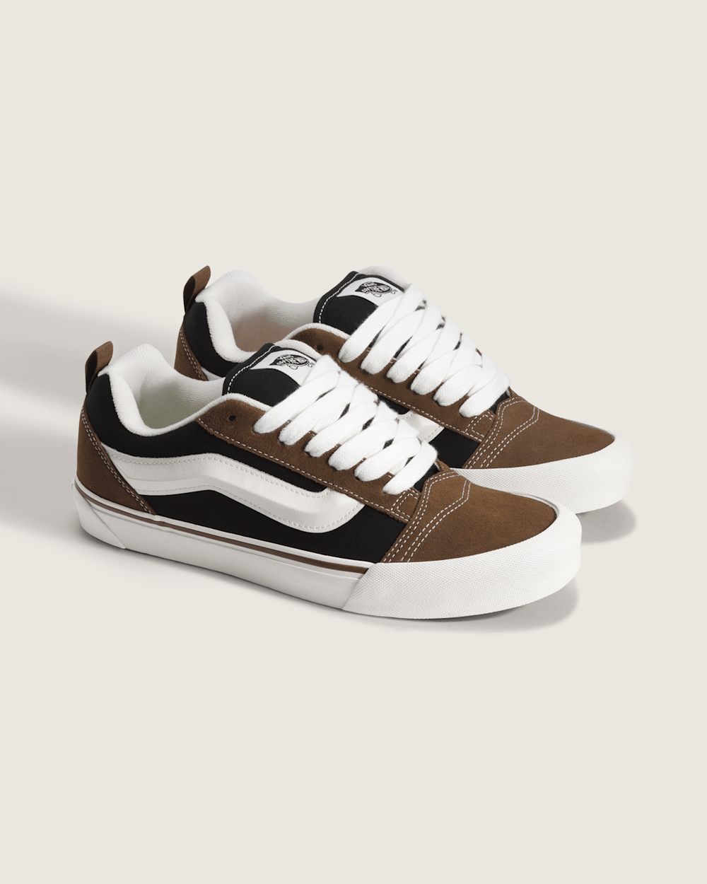 Men Vans Knu Skool Shoe in Black / Brown