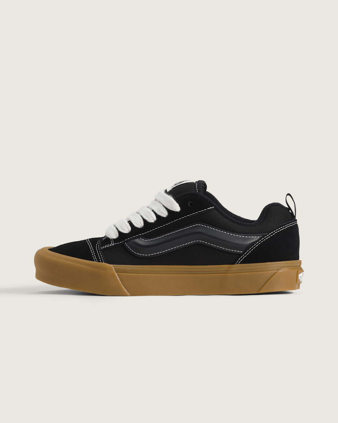 Men Vans Knu Skool Shoe in Gum Black