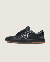 Men Vans Lowland 2.0 Shoe in Black / White