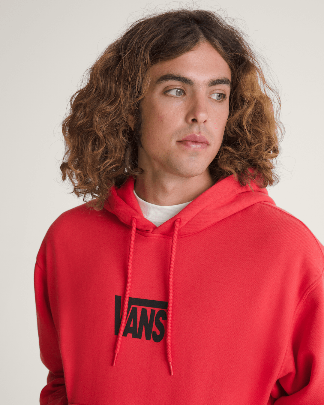 Men Vans Stretch Logo Pullover Hoodie in Crimson Haze Red