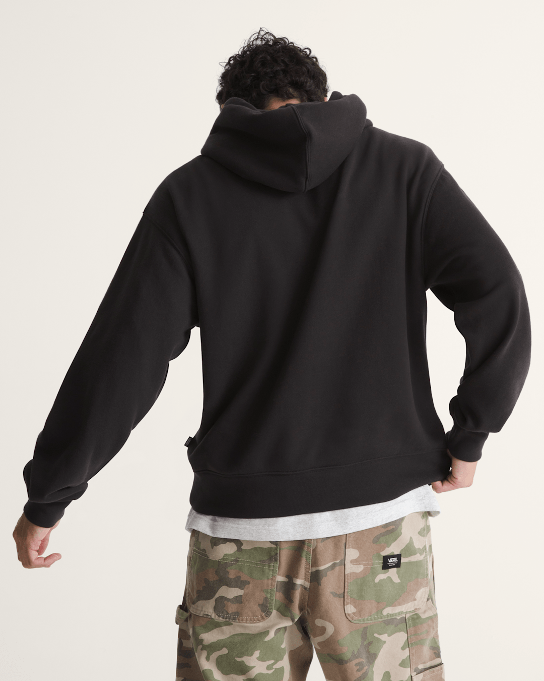Men Vans Stretch Logo Pullover Hoodie in Black / White