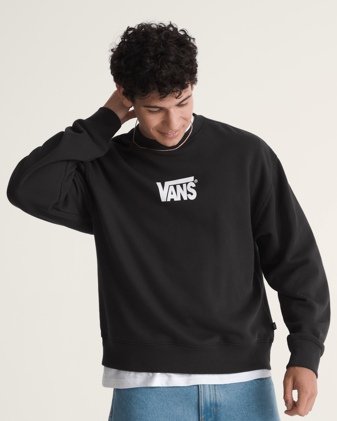 Men Vans Stretch Logo Crew Sweatshirt in Black / White