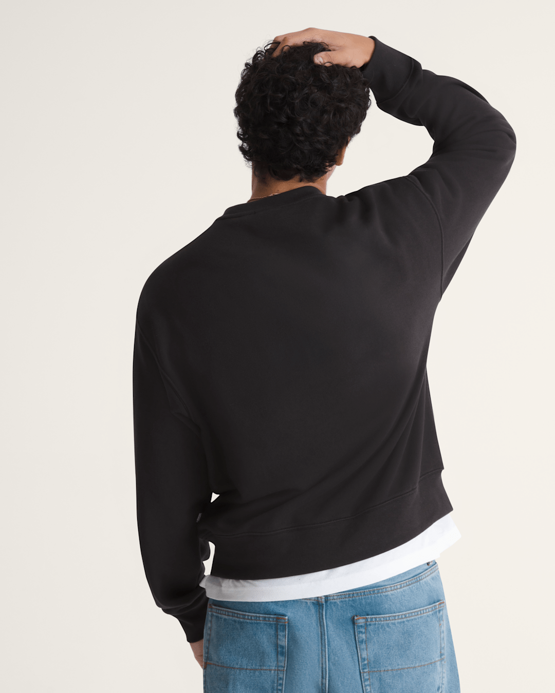 Men Vans Stretch Logo Crew Sweatshirt in Black / White