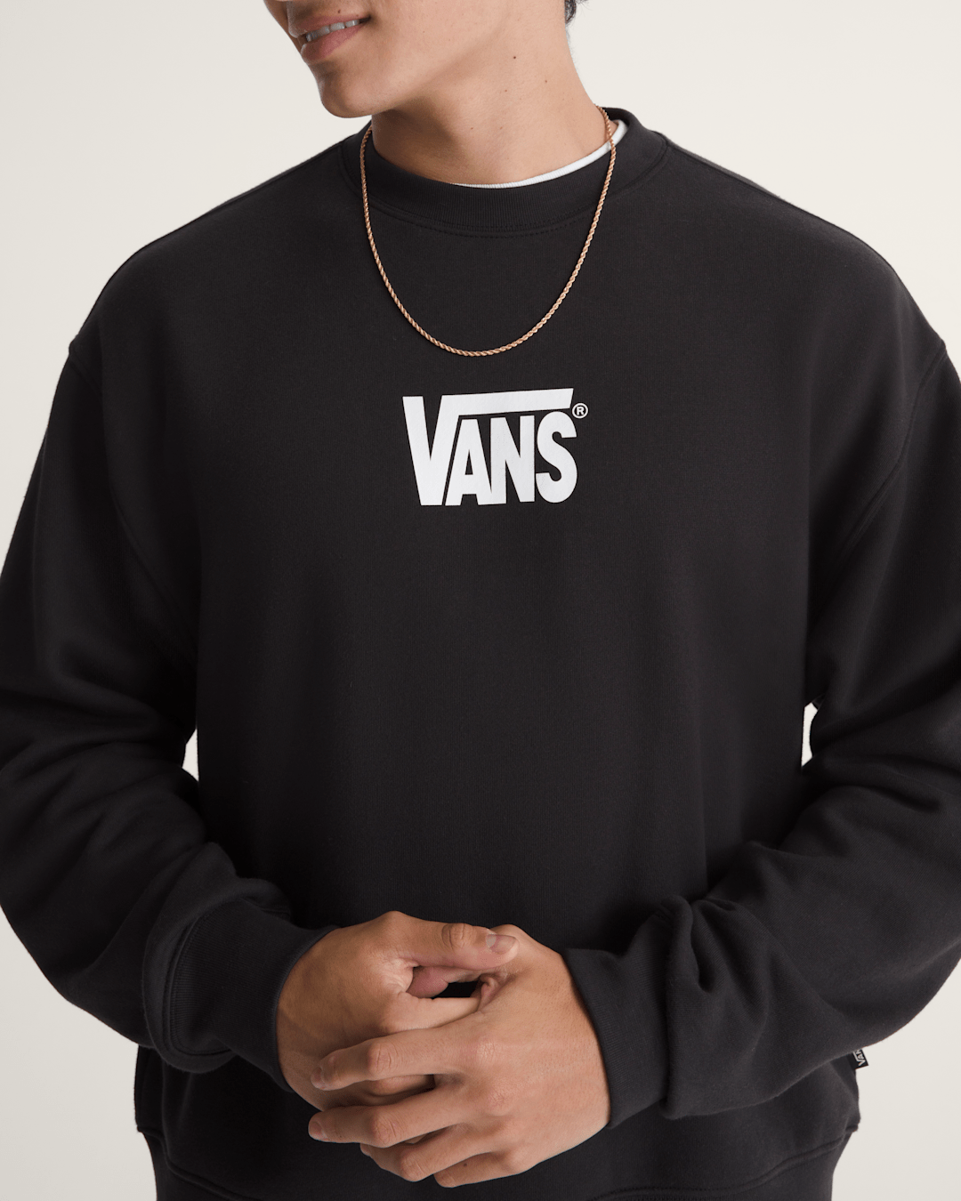 Men Vans Stretch Logo Crew Sweatshirt in Black / White