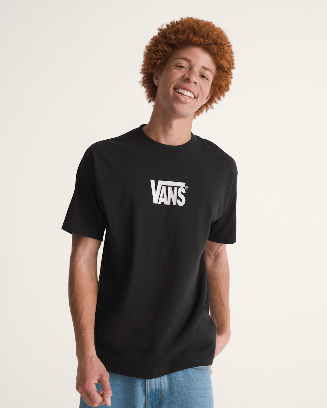 Men Vans Stretch Logo T-Shirt in Black / White