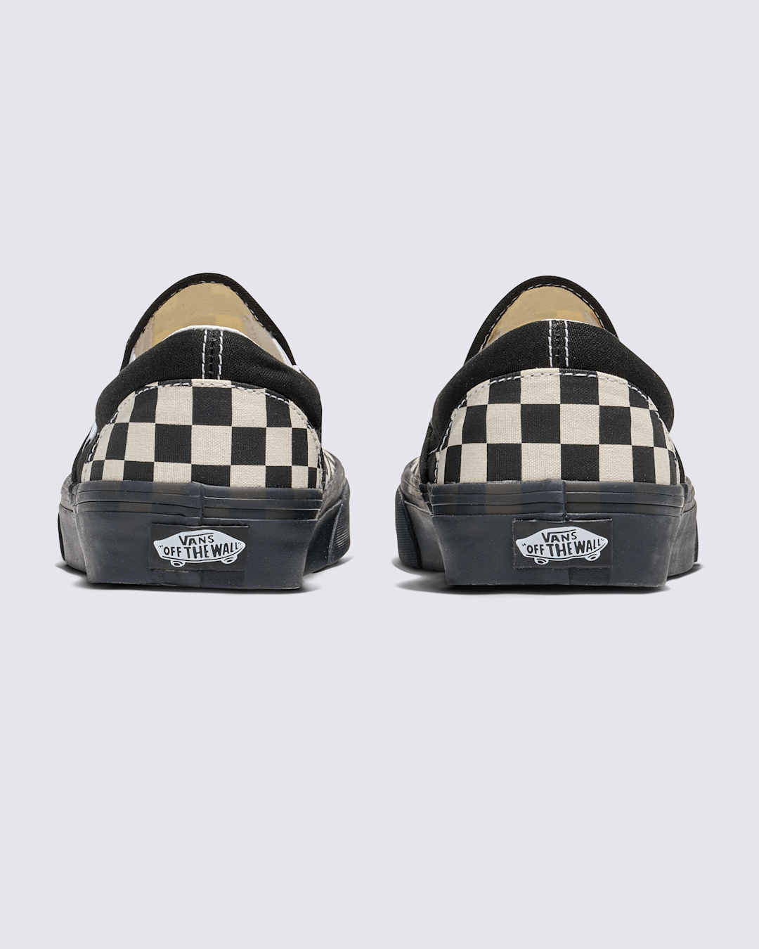 Men Vans Classic Slip-On Checkerboard Shoe in Checkerboard White / Black