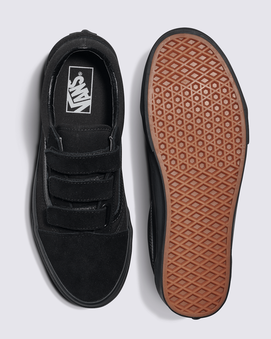 Men Vans Old Skool V Shoe in Triple Black