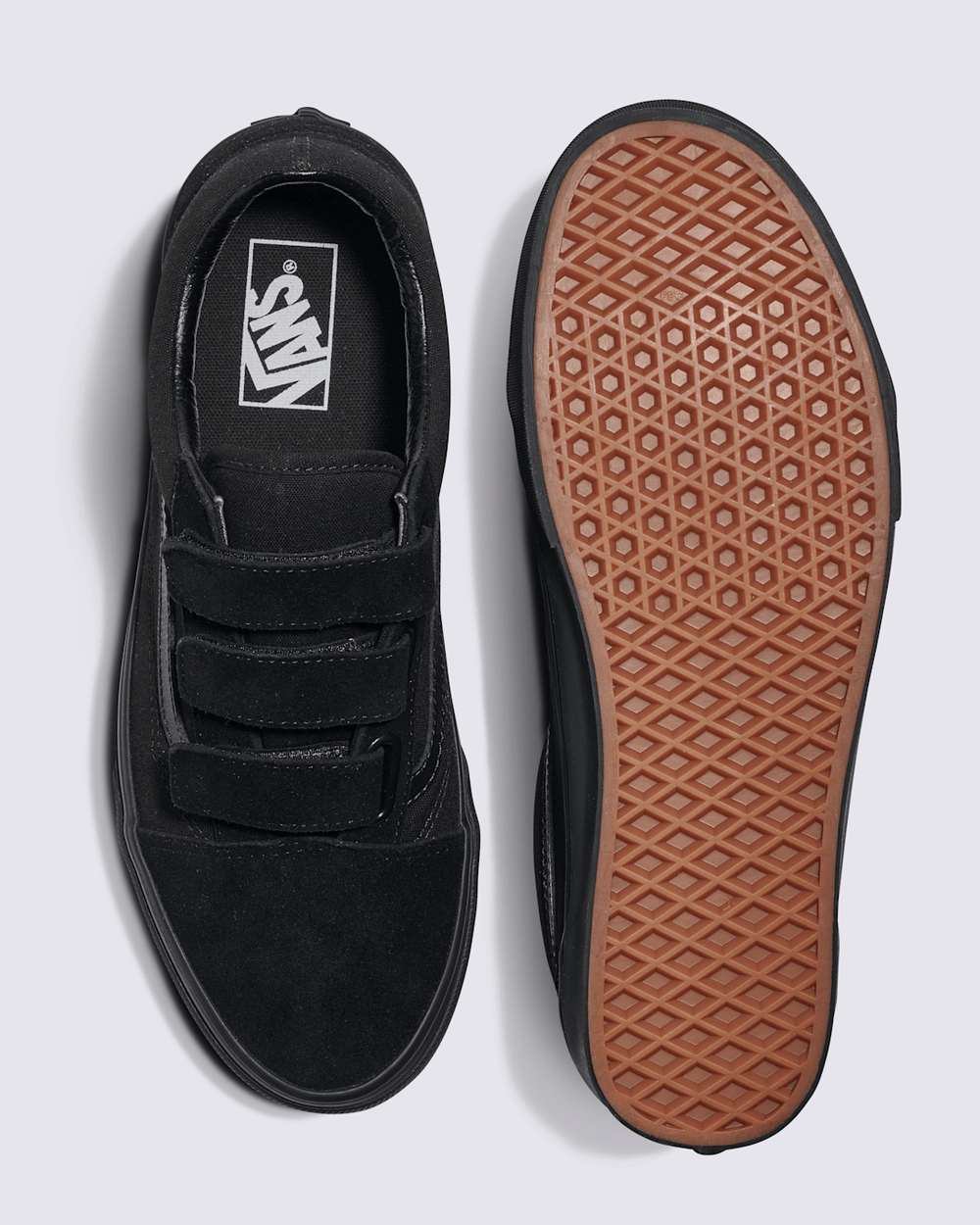Men Vans Old Skool V Shoe in Triple Black