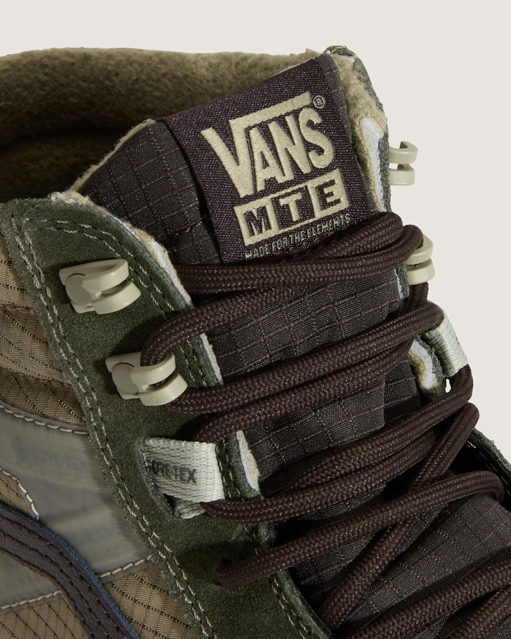 Men Vans Sk8-Hi GORE-TEX Insulated Shoe in Dark Green / Dark Brown
