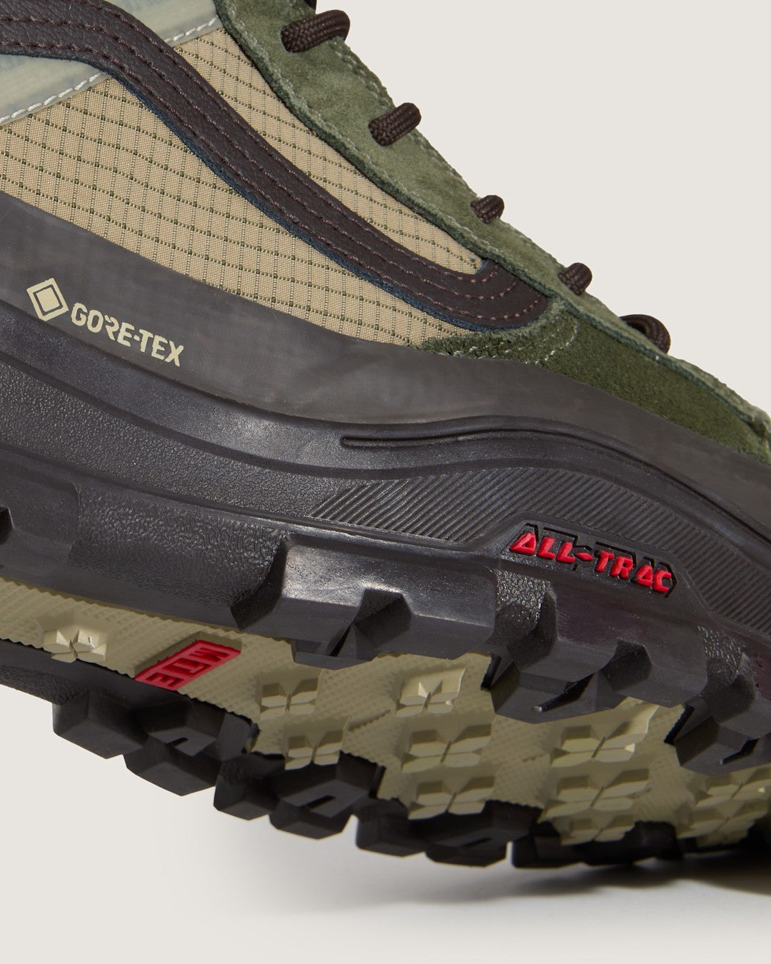 Men Vans Sk8-Hi GORE-TEX Insulated Shoe in Dark Green / Dark Brown