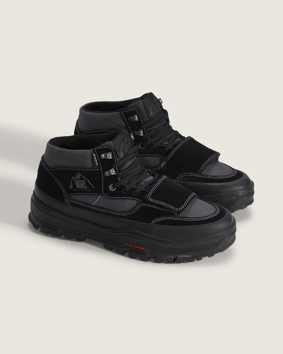 Men Vans Mountain Mid GORE-TEX Insulated Shoe in Black