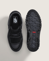 Men Vans Mountain Mid GORE-TEX Insulated Shoe in Black